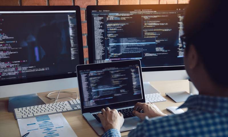 数据科学选型：R与Python如何赋能平邑县网站建设？